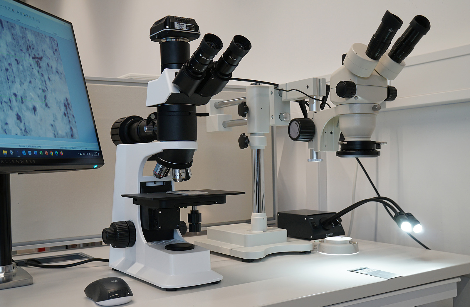 Arbeitsplatz zur Mikroskopie